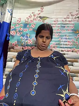 Webcam Model (Beauty-queen)  is live.Free join now!