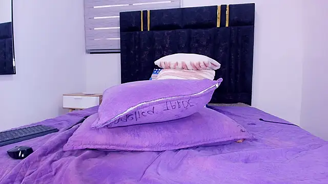 sara_ck - Sara_ck's free webcam - UK Sex Cams