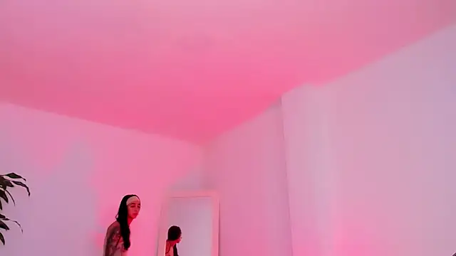 sophierooy22 - Sophierooy22's free webcam - UK Sex Cams