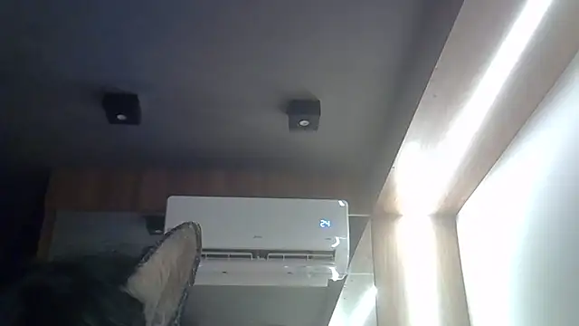 skinnykitten (T young) - smile😊sorrir