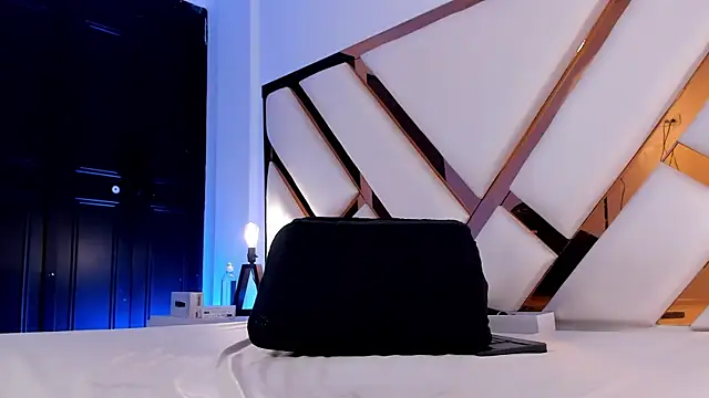 aron_cruz - Aron_cruz's free webcam - UK Sex Cams