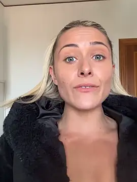 petrouchkaaa_'s live cam