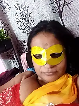 Webcam Model (Gullapi)  is live.Free join now!