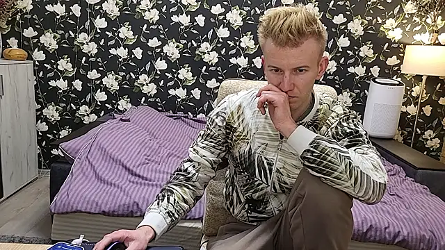 Vuitton live sex cam