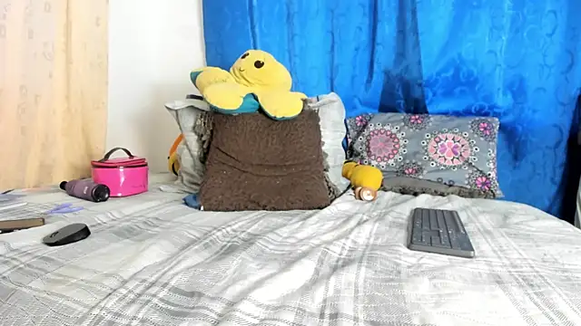 BlowMommy_'s Stripchat show and profile