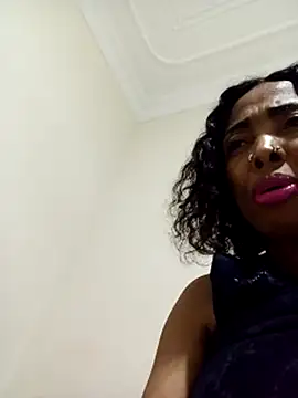 Webcam Model (SEXYMOANSXX)  is live.Free join now!