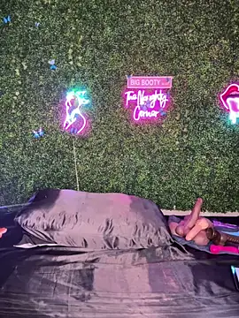 Webcam Model (RenaThickAss)  is live.Free join now!