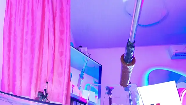 nathaxaleans - NathaxaLeans's free webcam - UK Sex Cams