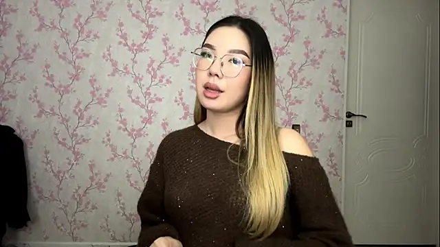 madelenestoesz - MadeleneStoesz's free webcam - UK Sex Cams