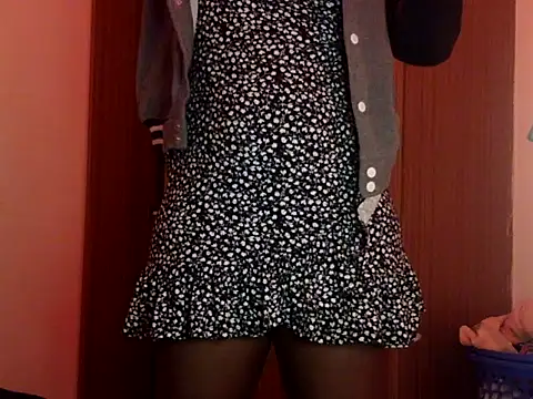 Sexy-suzy live sex cam