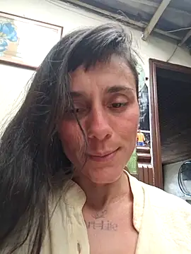 samy_hoops (F milf) - Continue suck in secret 🙊 😏