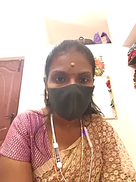 Webcam Model (Tamil_Yalini12) is live