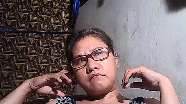 sweetsosie18 - Sweetsosie18's free webcam - UK Sex Cams