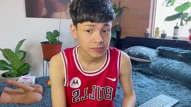 andy_belier23 (M twink) - cum super show