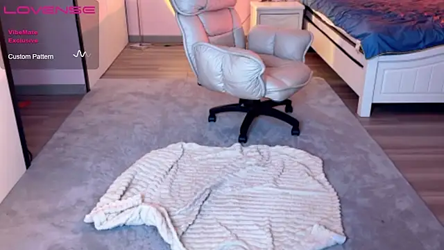 美女JoooJo_在线直播