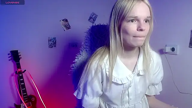 emily_nyaffee - Emily_Nyaffee's free webcam - UK Sex Cams