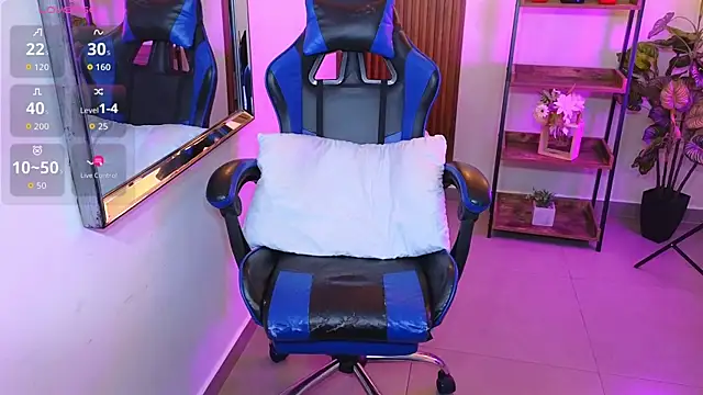 Kenya--Buhle live sex cam