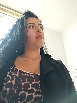 luianna - Luianna's free webcam - UK Sex Cams