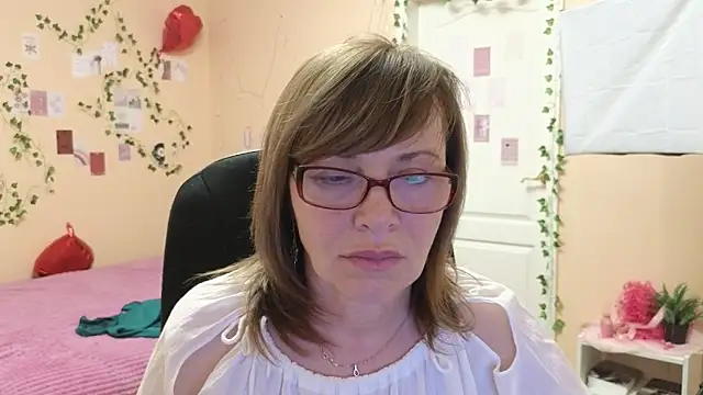 miss_moren - Miss_Moren's free webcam - UK Sex Cams