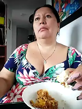 brenda_berck_ (G young) - show 1 finger  in ass and  suck