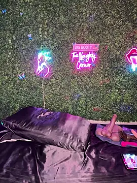 Webcam Model (RenaThickAss)  is live.Free join now!