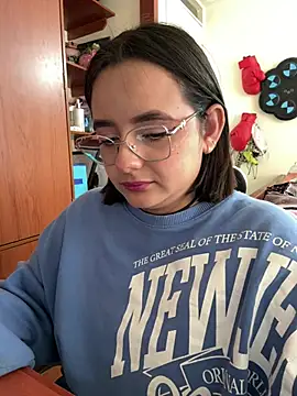 Webcam Model (kaet_) is live