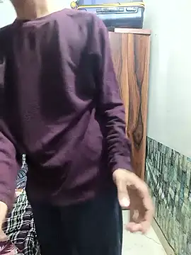 DeLhiBoy_143 live sex cam