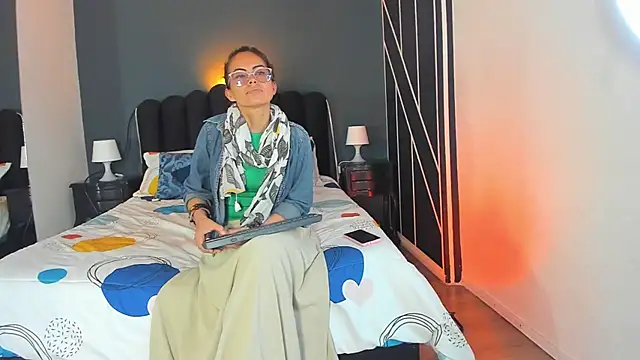 shaylamars - ShaylaMars's free webcam - UK Sex Cams