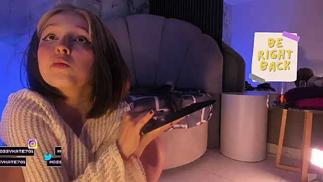 katemoss70 (F young) - WET FINGERS+ CLOSE UP PUSSY✌️🌸