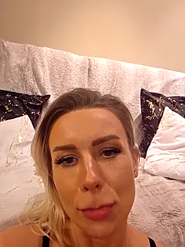 AureliaDoux live sex cam