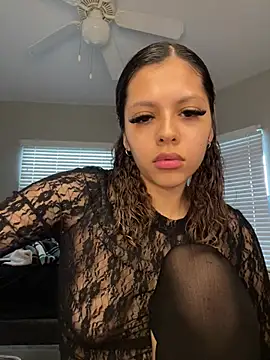 Webcam Model (Sexyteengabi)  is live.Free join now!