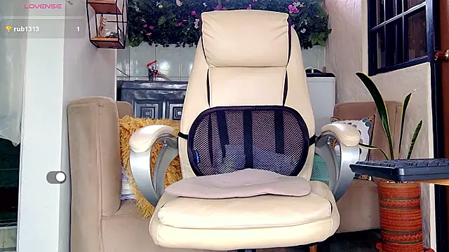 yanella_fire live sex cam