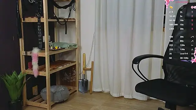 laracroftmansion - Laracroftmansion's free webcam - UK Sex Cams