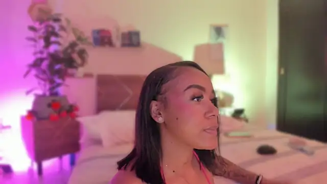 yarirose - YariRose's free webcam - UK Sex Cams