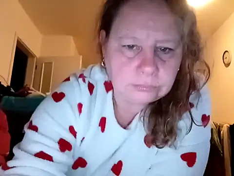 Jahudka47 live sex cam