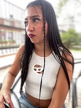 Webcam Model (Daniela_Pink)  is live.Free join now!