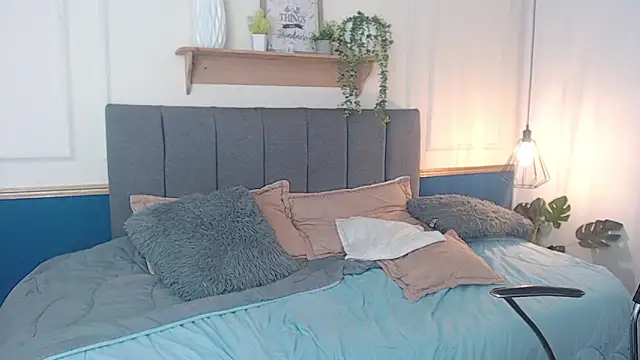 violet_2003 - Violet_2003's free webcam - UK Sex Cams