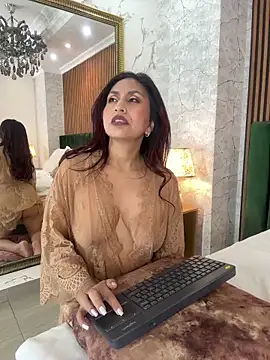 MonicaMoret live sex cam