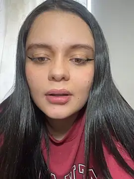 Webcam Model (Selena_Roa)  is live.Free join now!