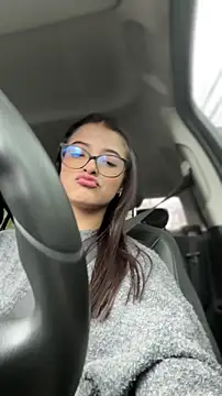 arilw (F young) - HAPPY FRIDAY FOR ARI