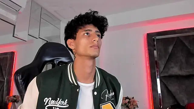 MaxiimoRomano_ live sex cam