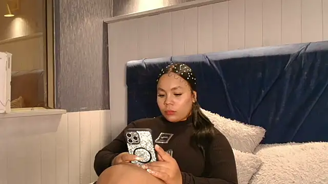 emilyqueen3x - EmilyQueen3x's free webcam - UK Sex Cams