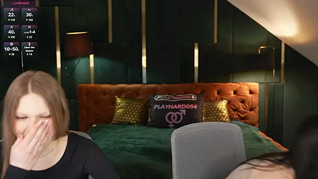 mila_rose054 (Ask my age) - show tits 1 girl