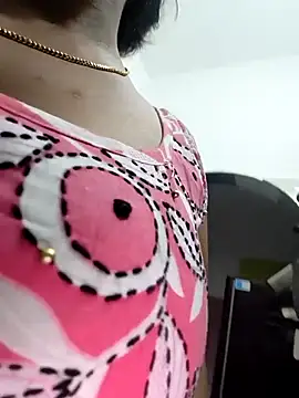 Hot-Tinaa live cam profile