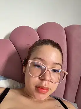 lucyklein2022 - Lucyklein2022's free webcam - UK Sex Cams