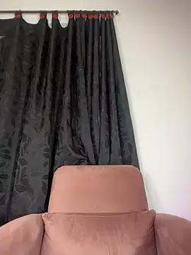 Webcam Model (AlannaDollx)  is live.Free join now!