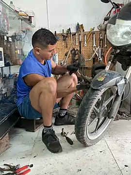 paul22cm- - Paul22cm-'s free webcam - UK Sex Cams