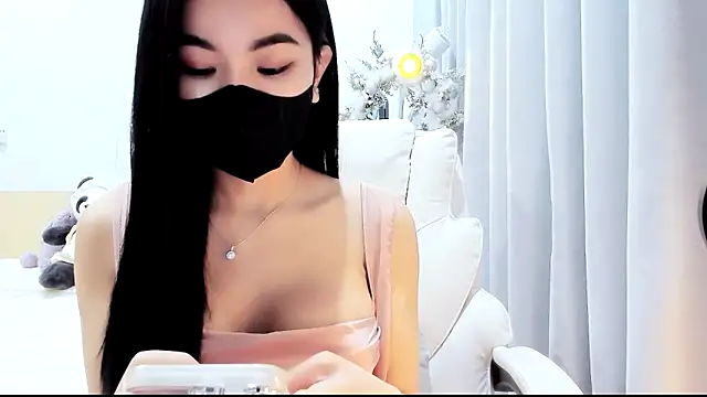 natalie-emilia - Natalie-Emilia's free webcam - UK Sex Cams