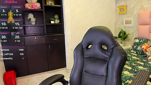 blaiir_moon - Blaiir_Moon's free webcam - UK Sex Cams