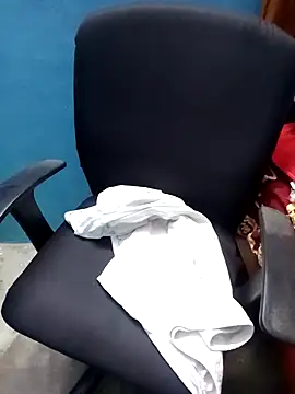 tamil_vennila (F milf) - Lips 👄+ kiss 😘😘😘😘